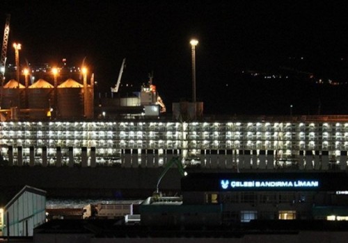 Lüks Otel Değil, Angus Gemisi